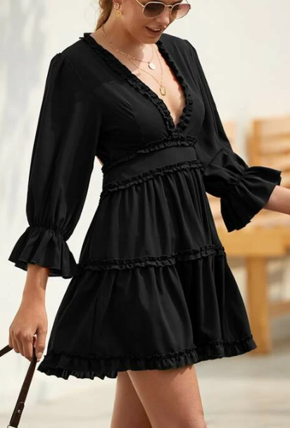 Černé šaty s kanýrem